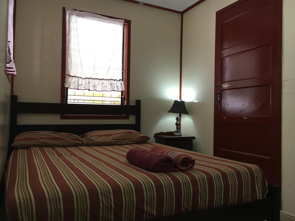 Готель Mara'S Place Caye Caulker Екстер'єр фото